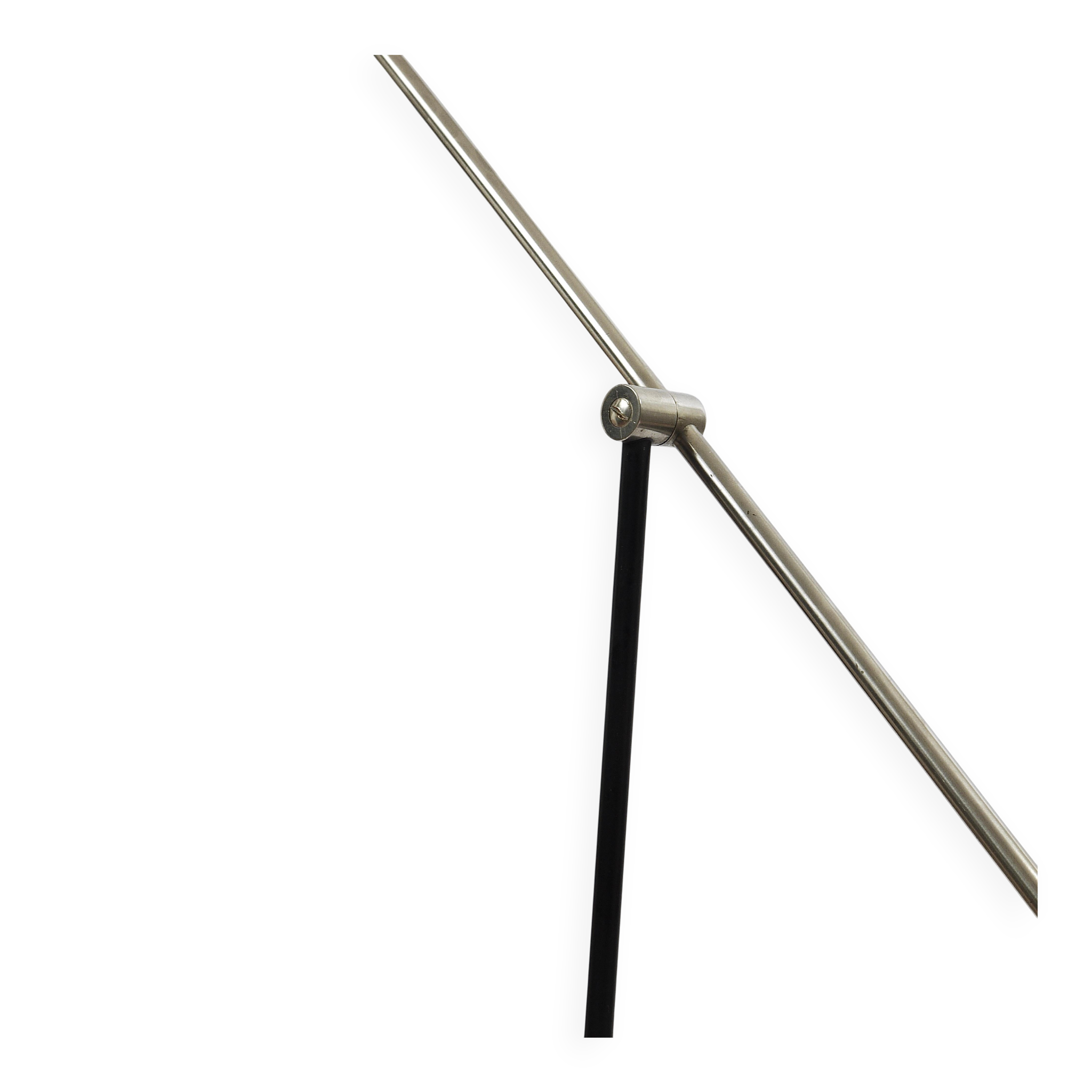 Articulated floor lamp with counterweight mid-century by Rupert Nikoll, nickel, brass.