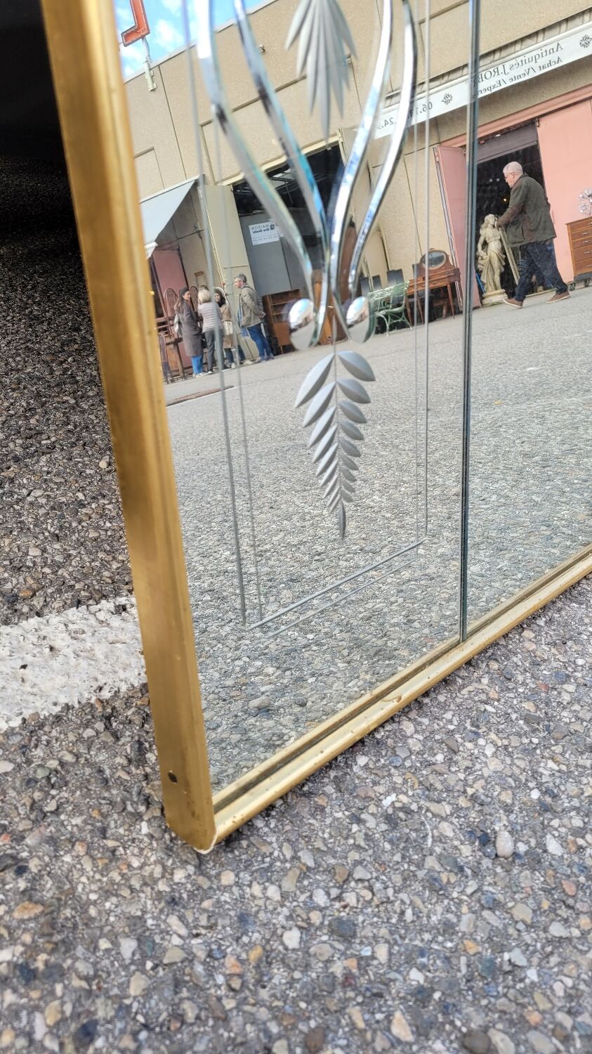 Venetian mirror art deco brasserie bistro in eglomised glass
