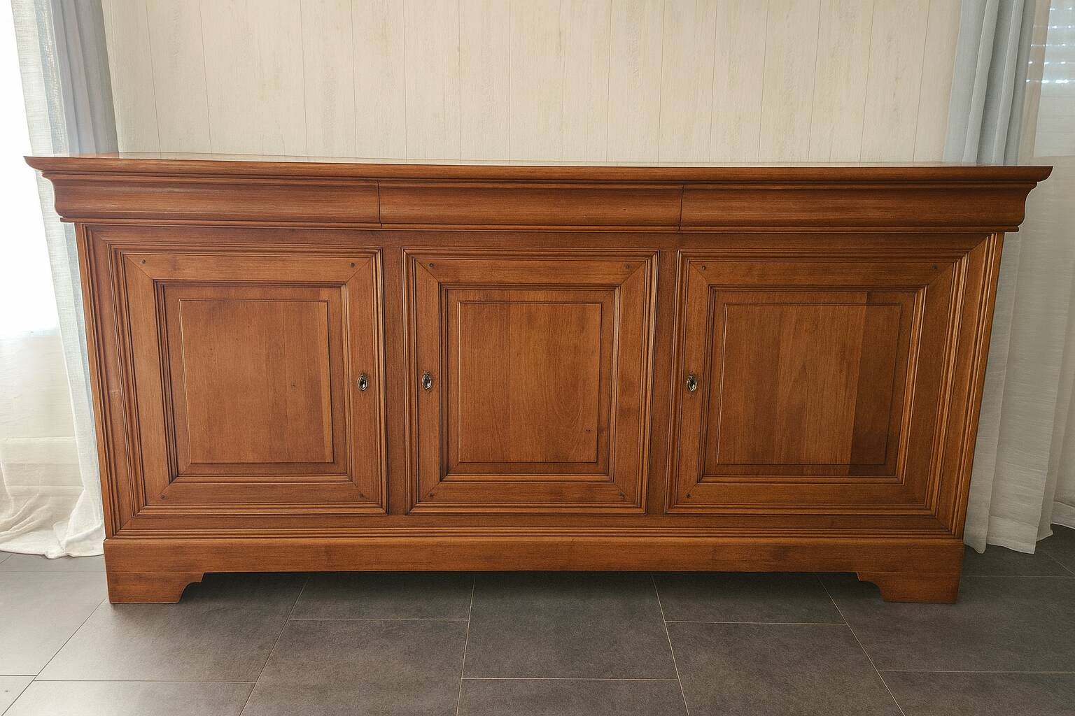 Buffet style Louis Philippe in solid cherry wood