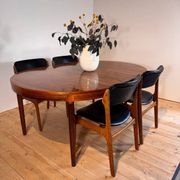 Round dining table Randers Møbelfabrik in rosewood, 1960s