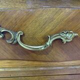 Commode en noyer de style Louis XV / rocaille