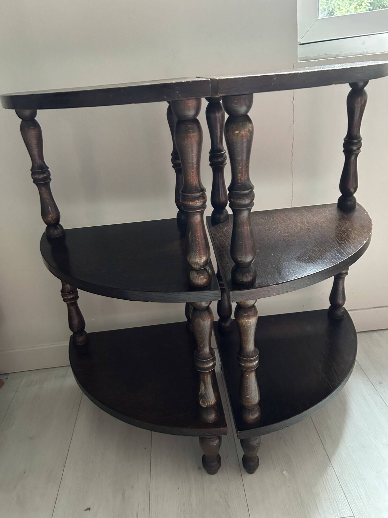 Pair of modular corner shelves in half-moon console – Napoleon I style