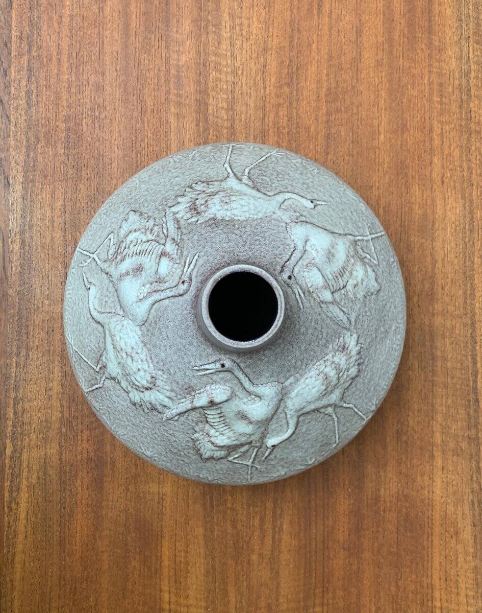 Large vase in German pottery from the mid-century with a crane ornament from Cortendorf.