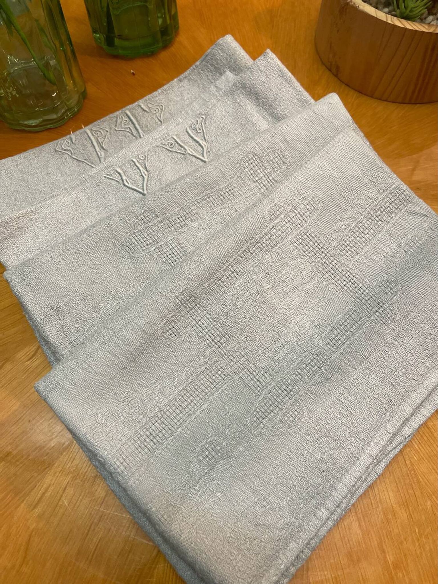 Lot de 4 serviettes anciennes grises monogrammes