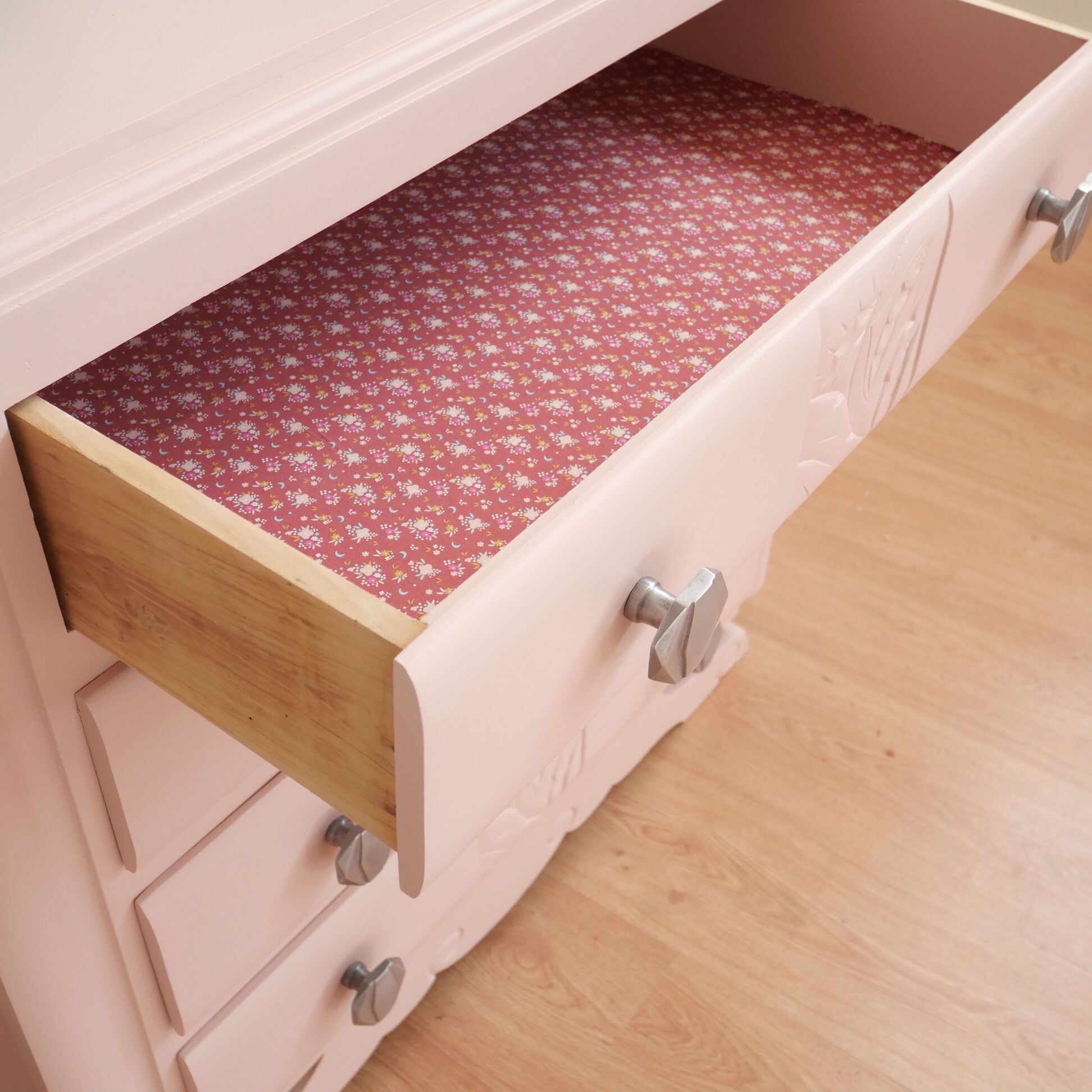 Art Deco style chest of drawers