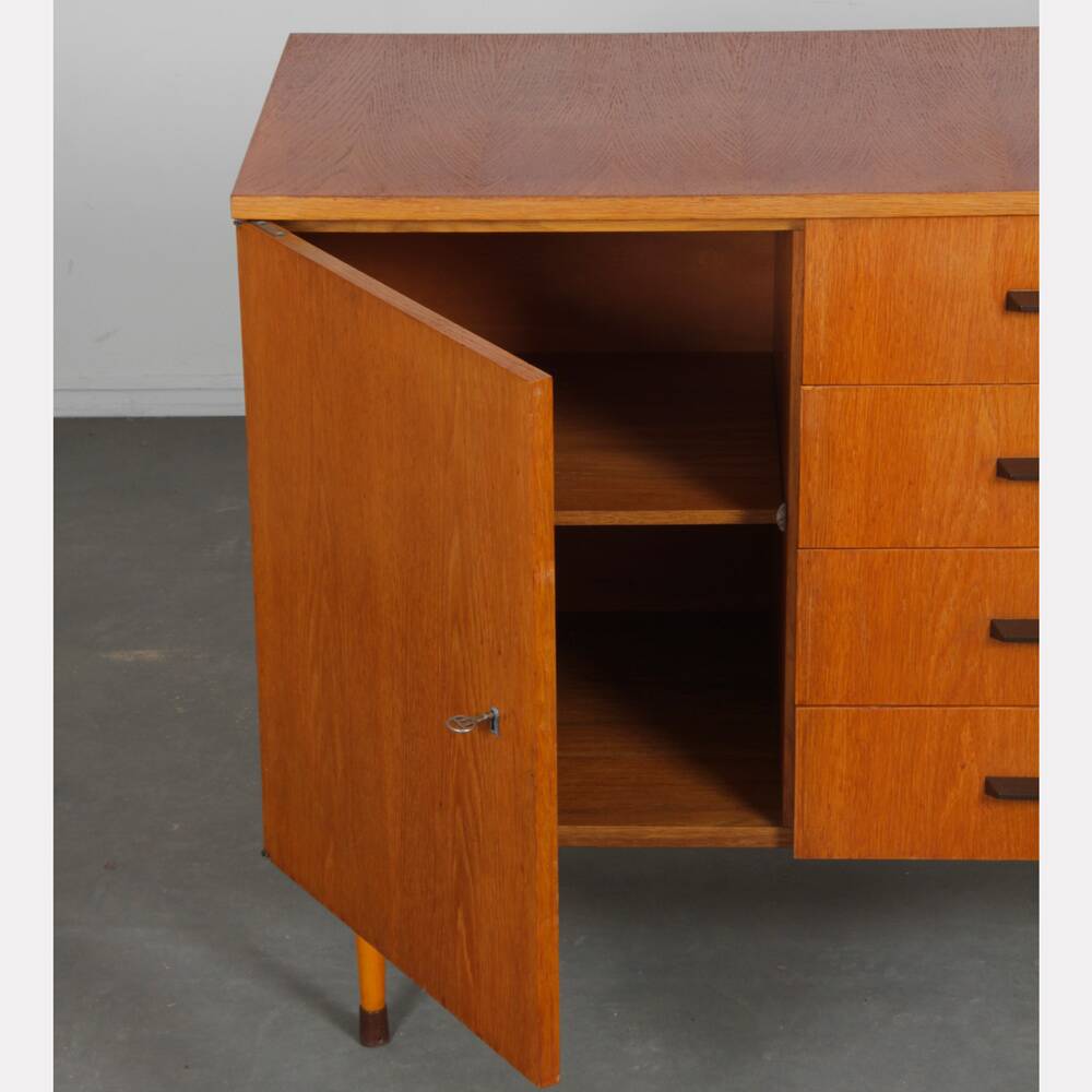 Commode vintage en bois éditée par UP Zavody, 1960