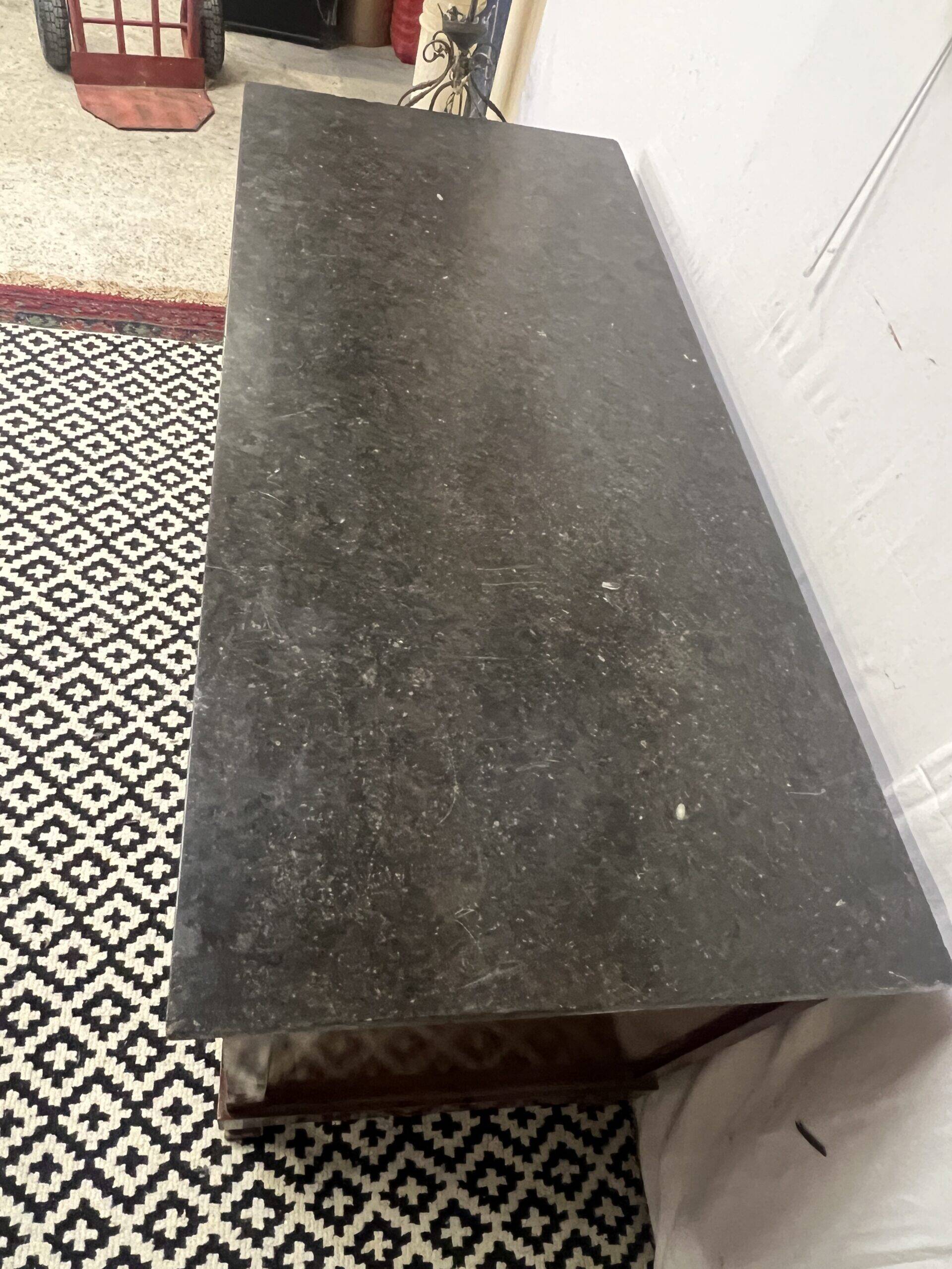 Empire chest of drawers, early 19th century period in mahogany veneer