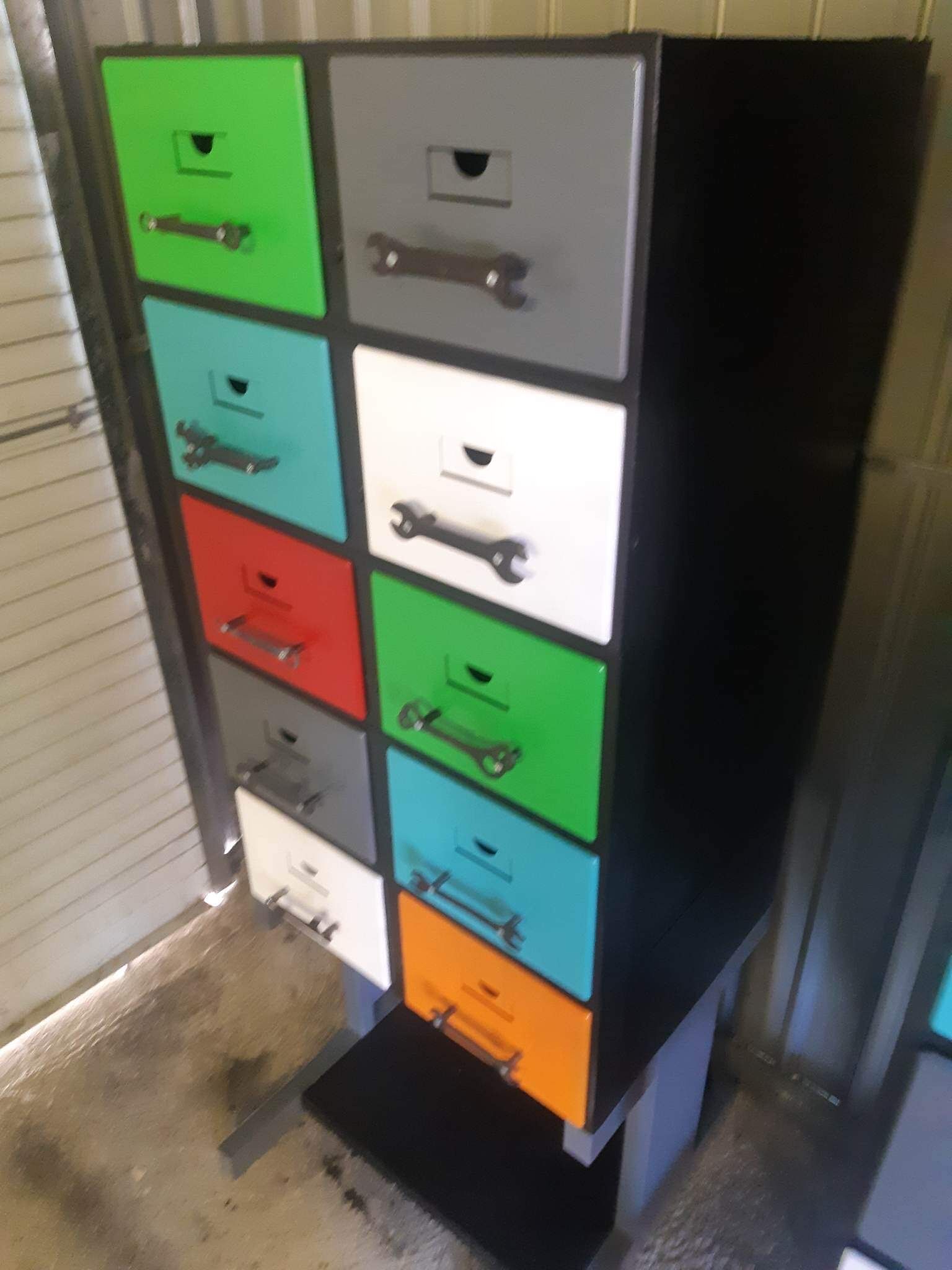 Metal cabinet