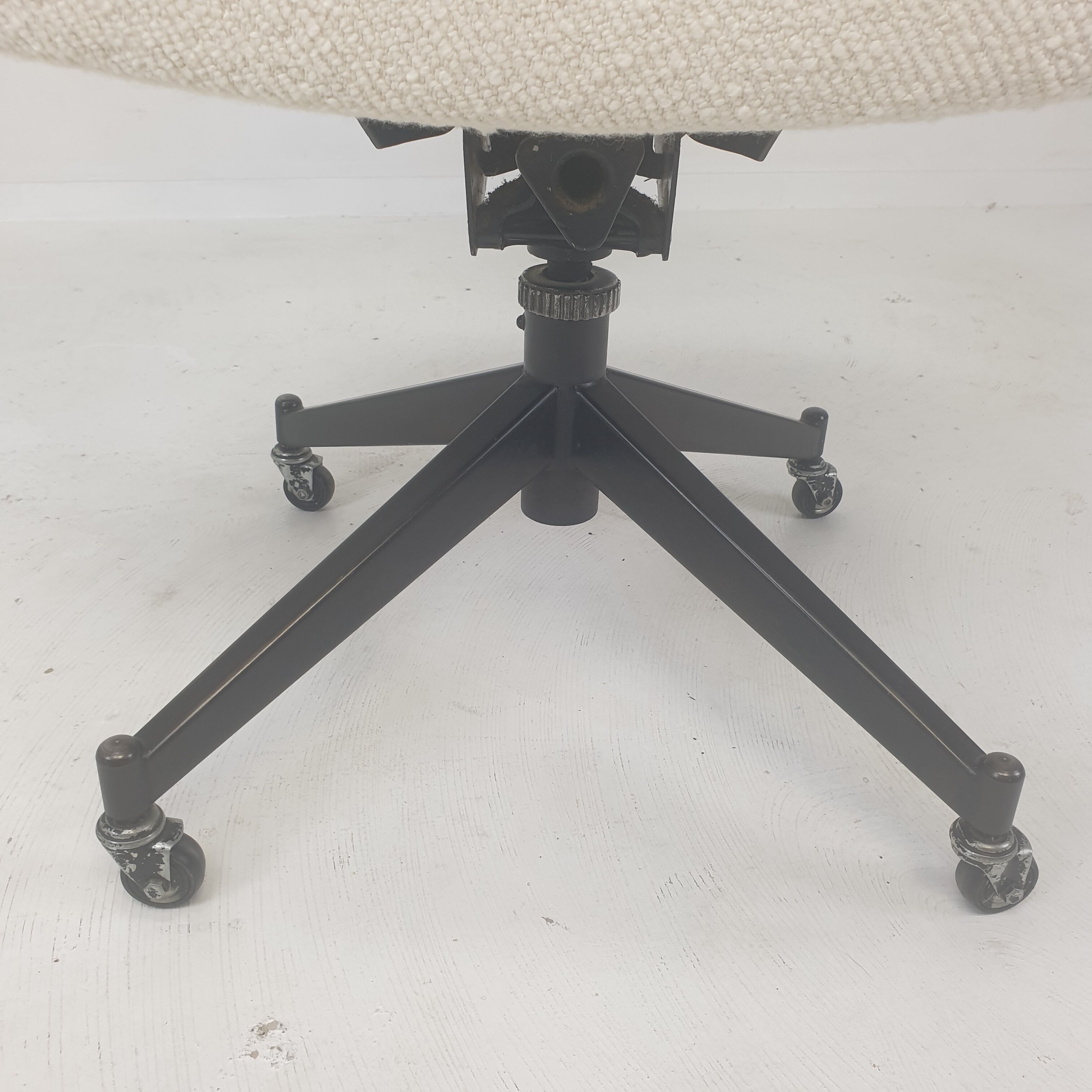 Mid-Century Italian Swivel Armchair, 1960s