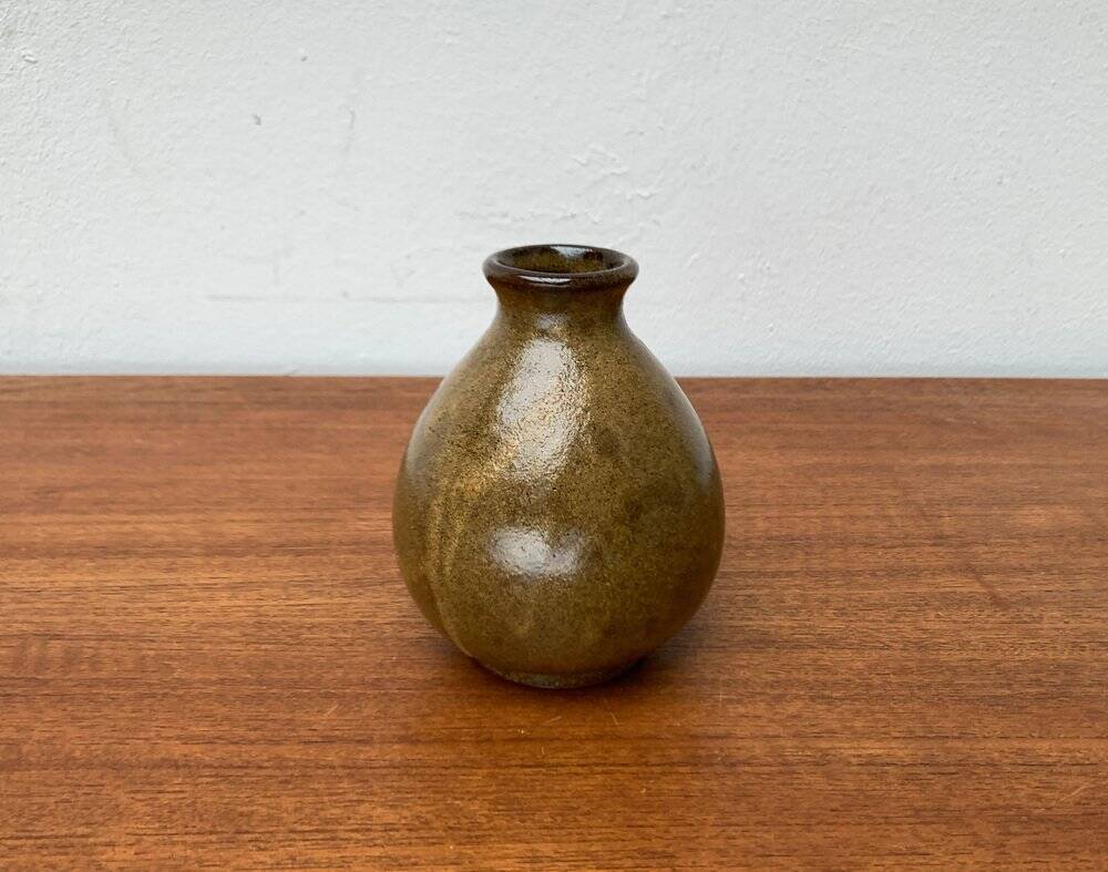 Mid-century German minimalist studio pottery vase by Gudrun Friedrich, Rügen.