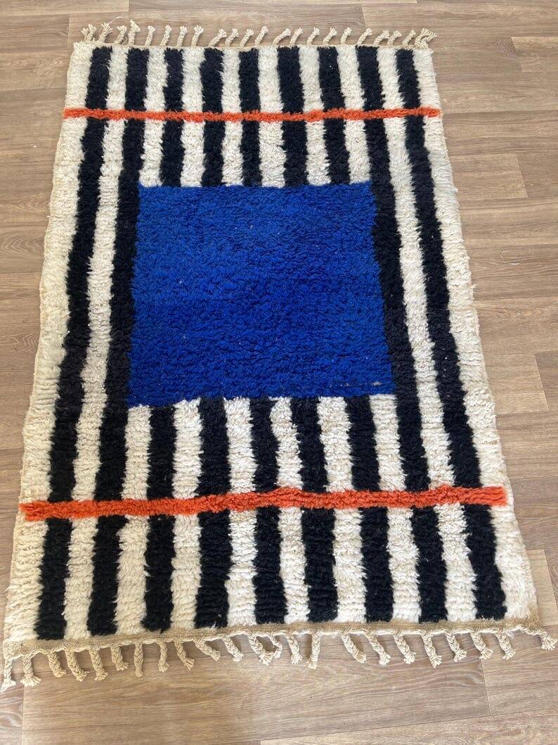 Traditional handmade Moroccan rug, size 140 x 260 cm