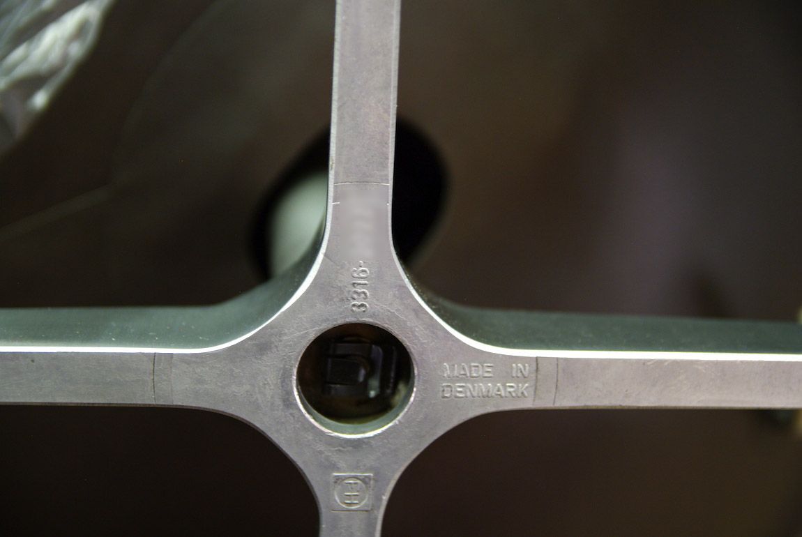 Arne jacobsen armchair the egg danish design