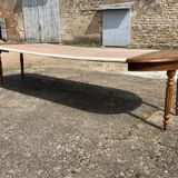 Oval solid oak table with 4 extensions