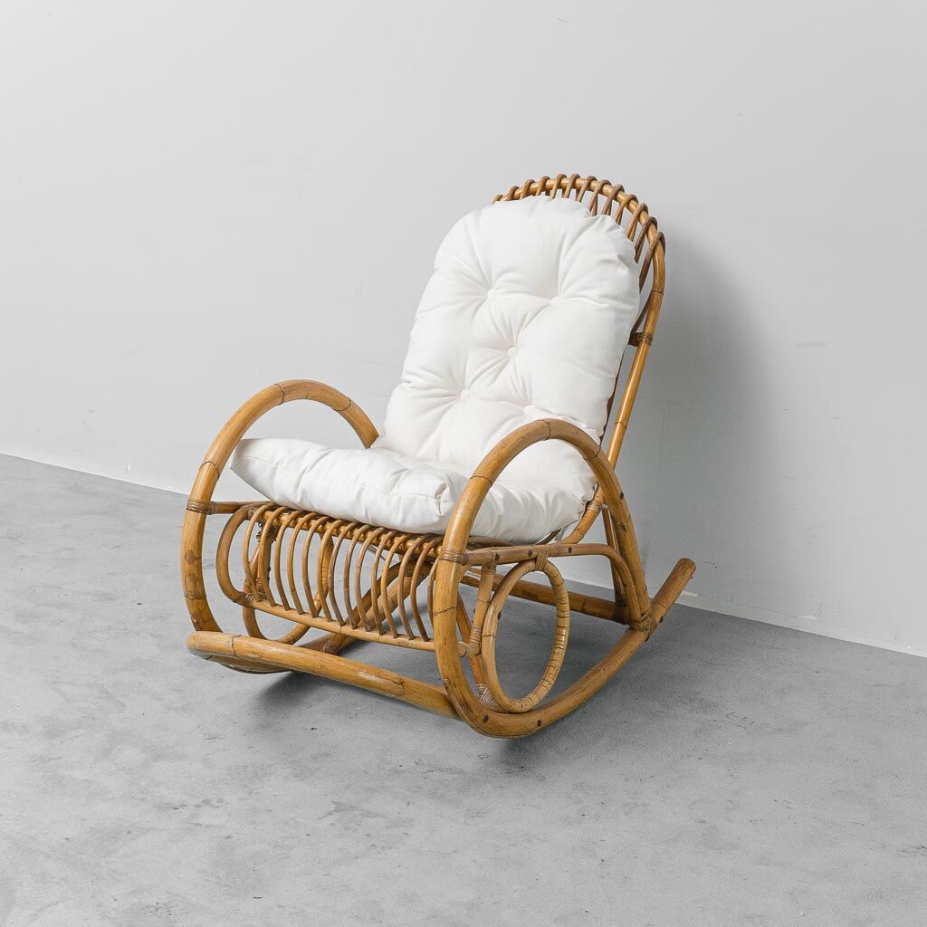 Fauteuil à bascule Van Sliedregt Noordwolde des années 1970 – design vintage en rotin néerlandais