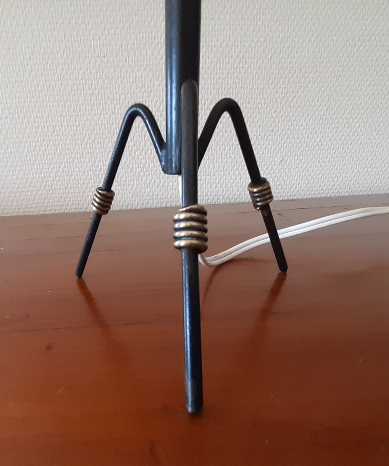 Minimalist wrought iron modernist lamp foot