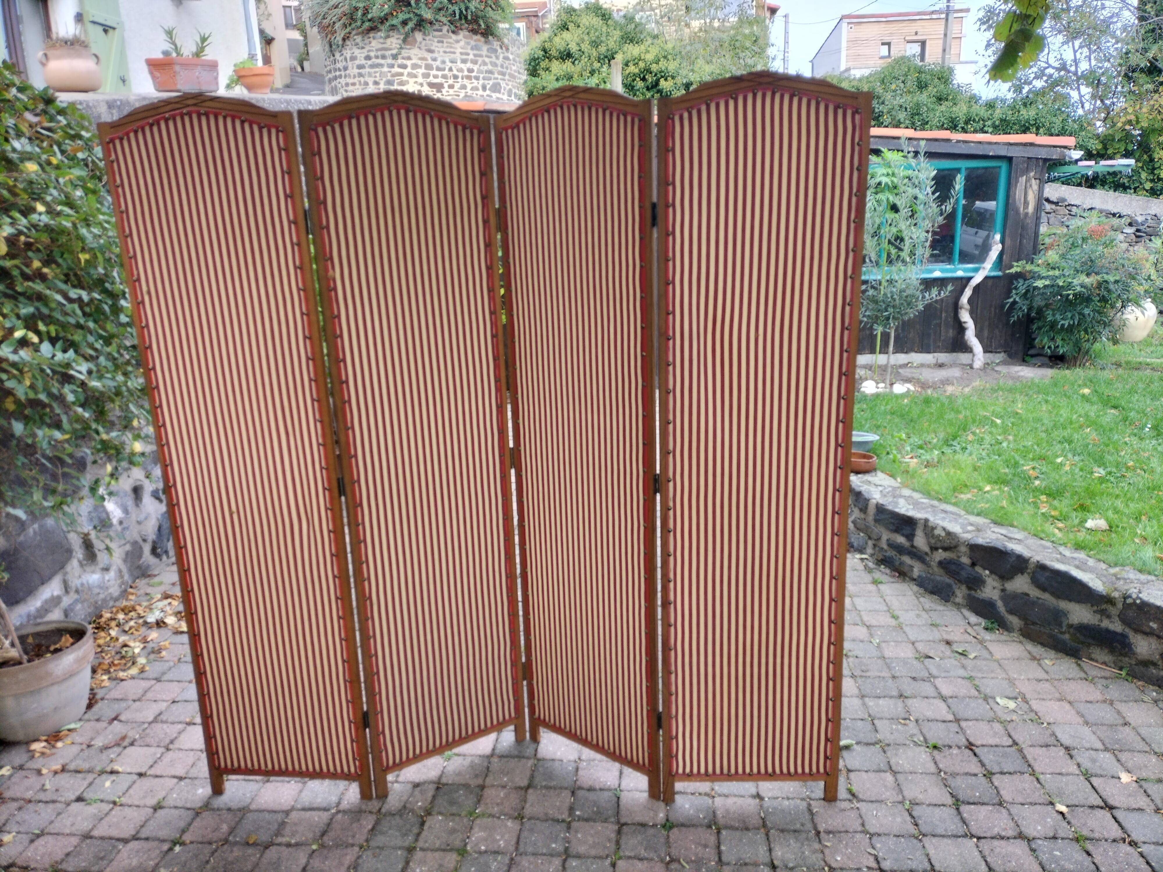 Screen year 50 studded