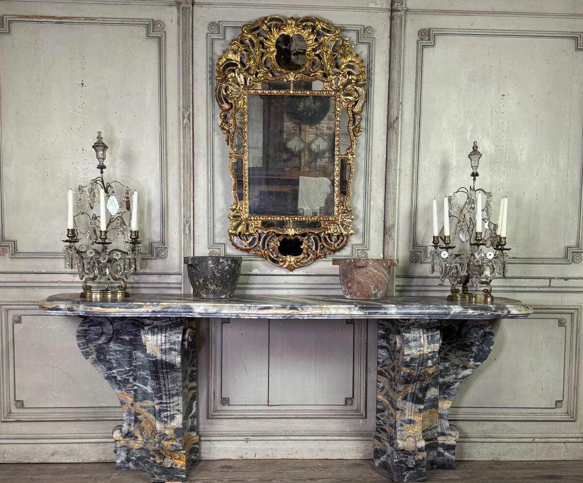Baroque style mirror in carved and gilded wood, Austro-Hungarian Empire, early 19th century