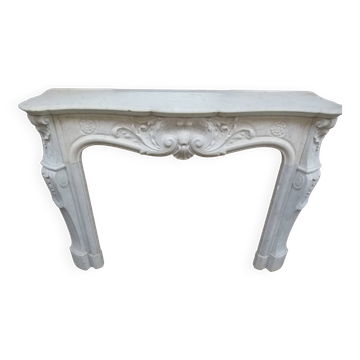 Louis XVI marble fireplace from the 19th century