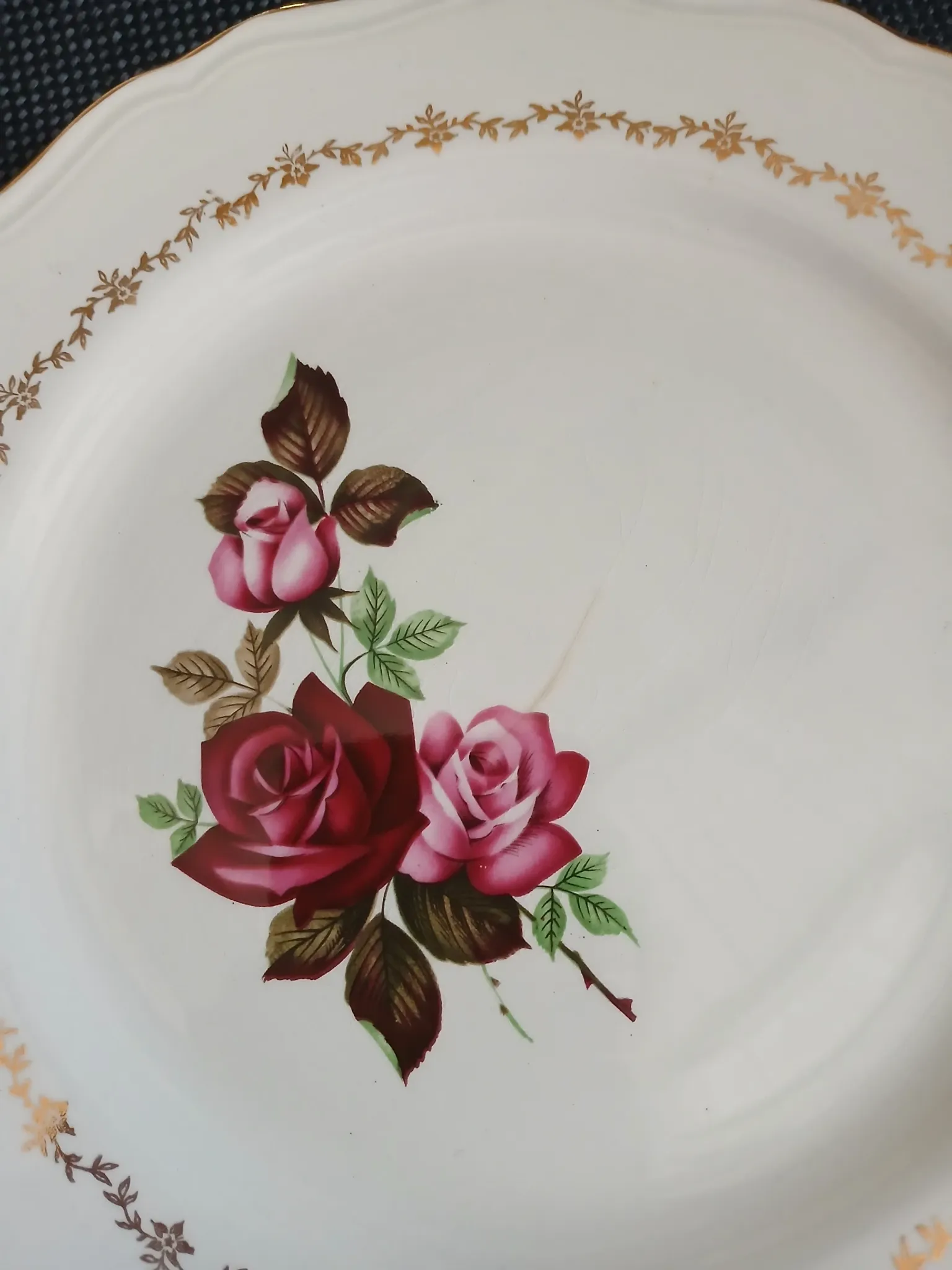 6 antique flat plates in porcelain