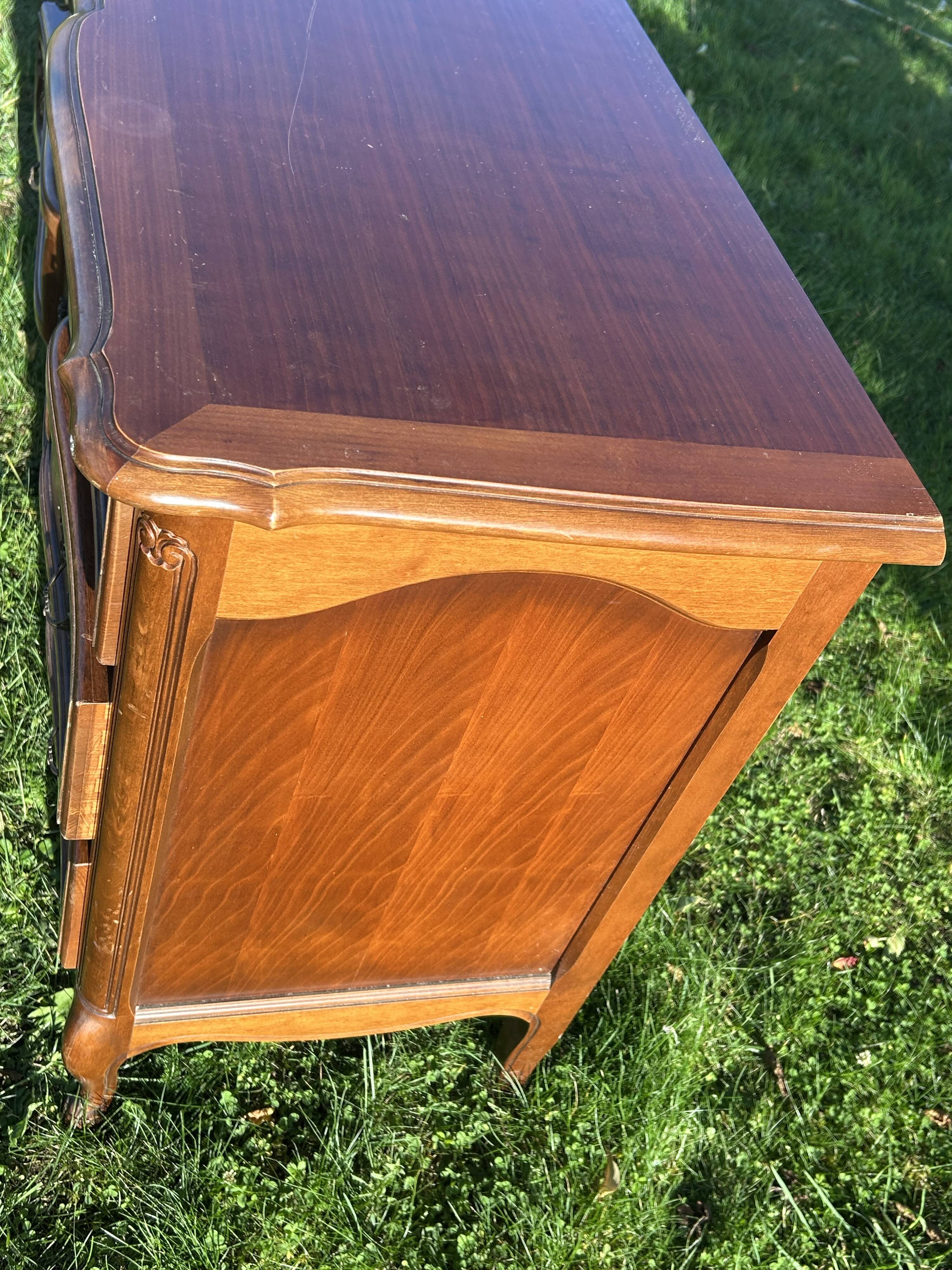 Antique chest of drawers