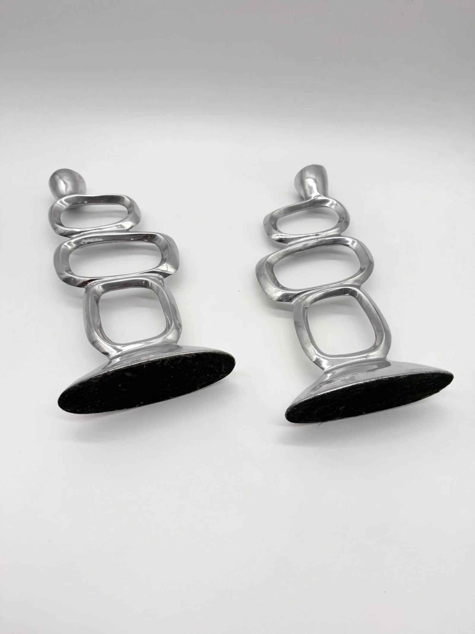 Pair of candlesticks "Circle" – Matthew Hilton, 1980s