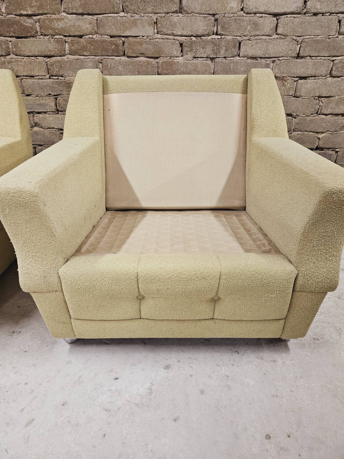 Pair of vintage 70's green fabric armchairs