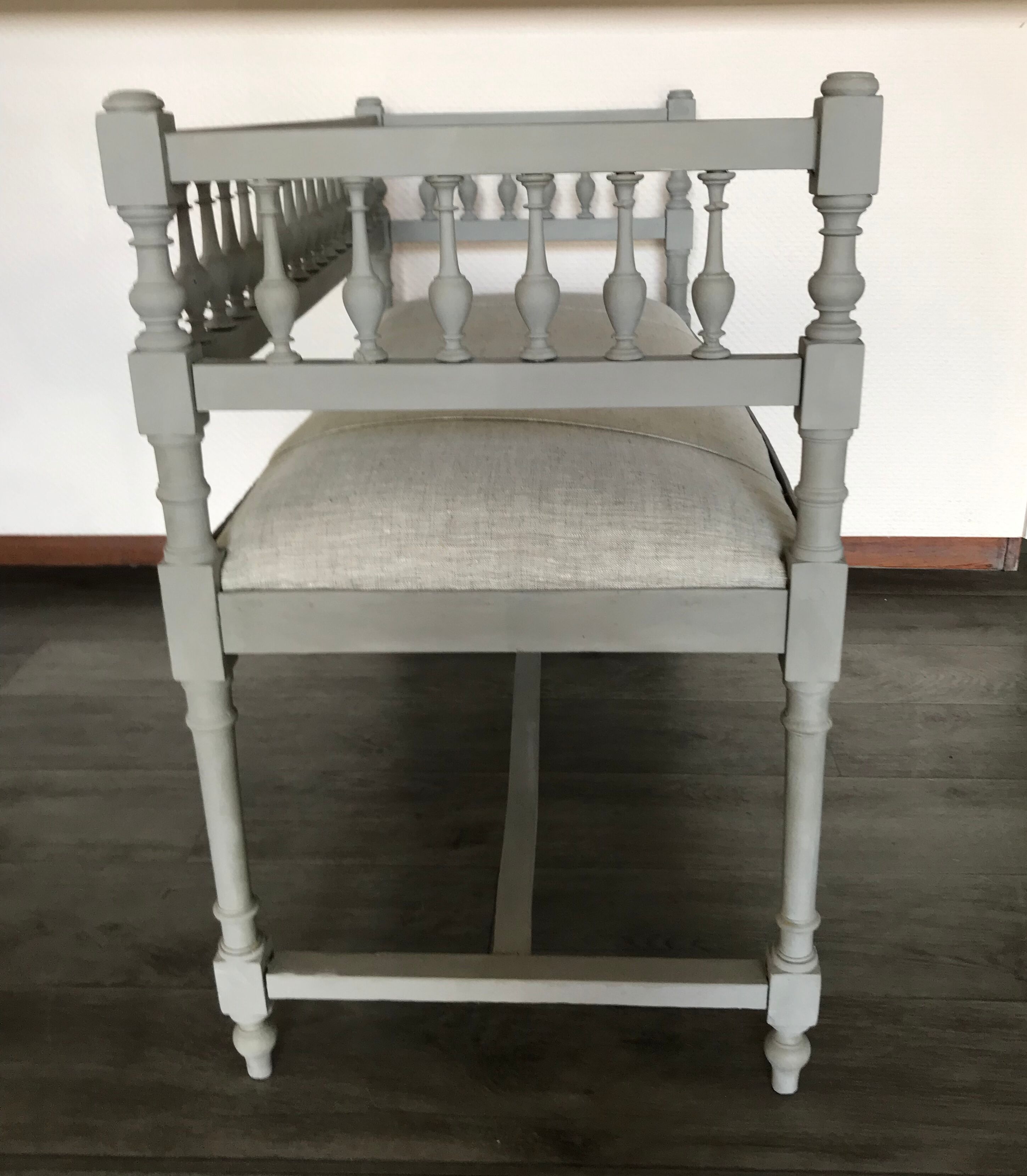 Two-seater bench with balusters