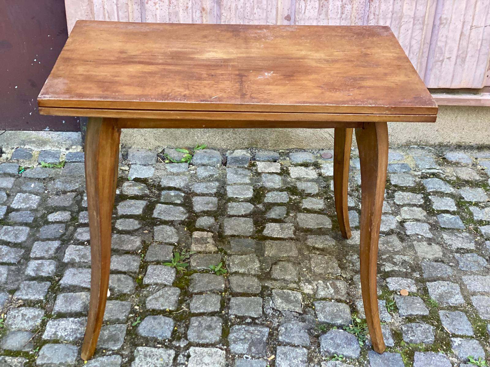 Vintage Louis XV extendable table with walnut storage from 1.