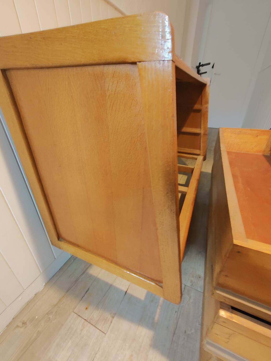 Vintage 1950 oak chest of drawers with pyramidal drawers