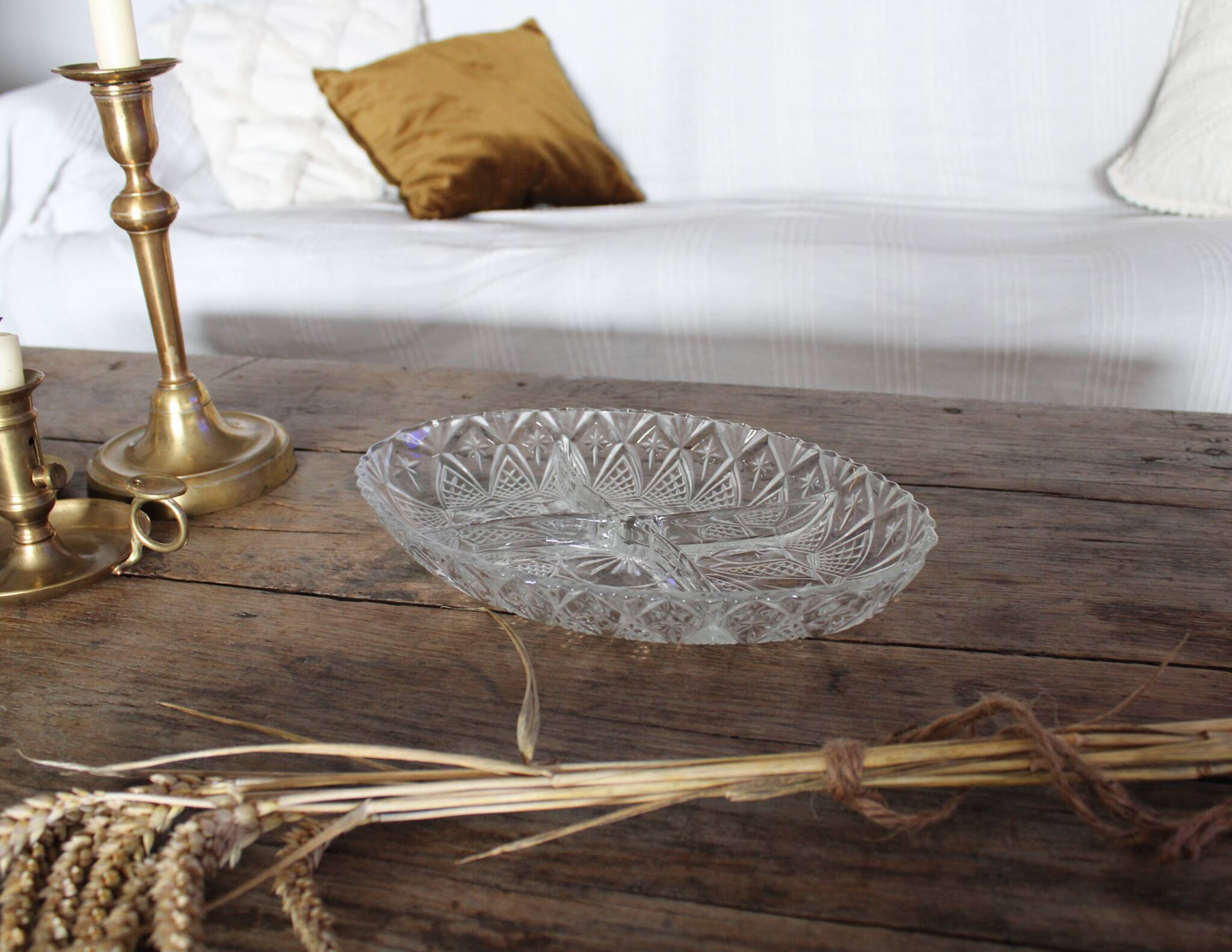 Glass compartment dish
