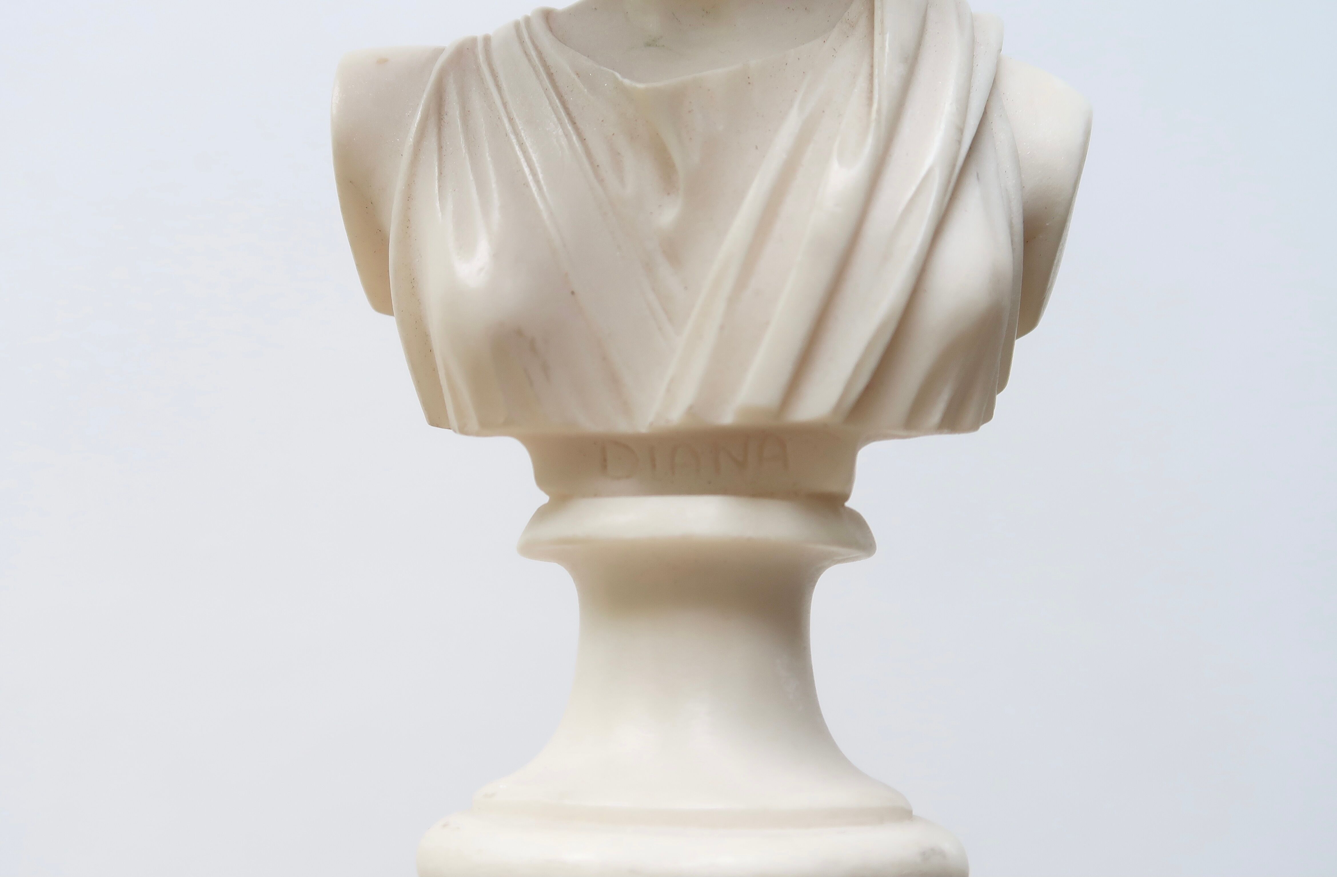 Greek bust of Diana in resin, 70s