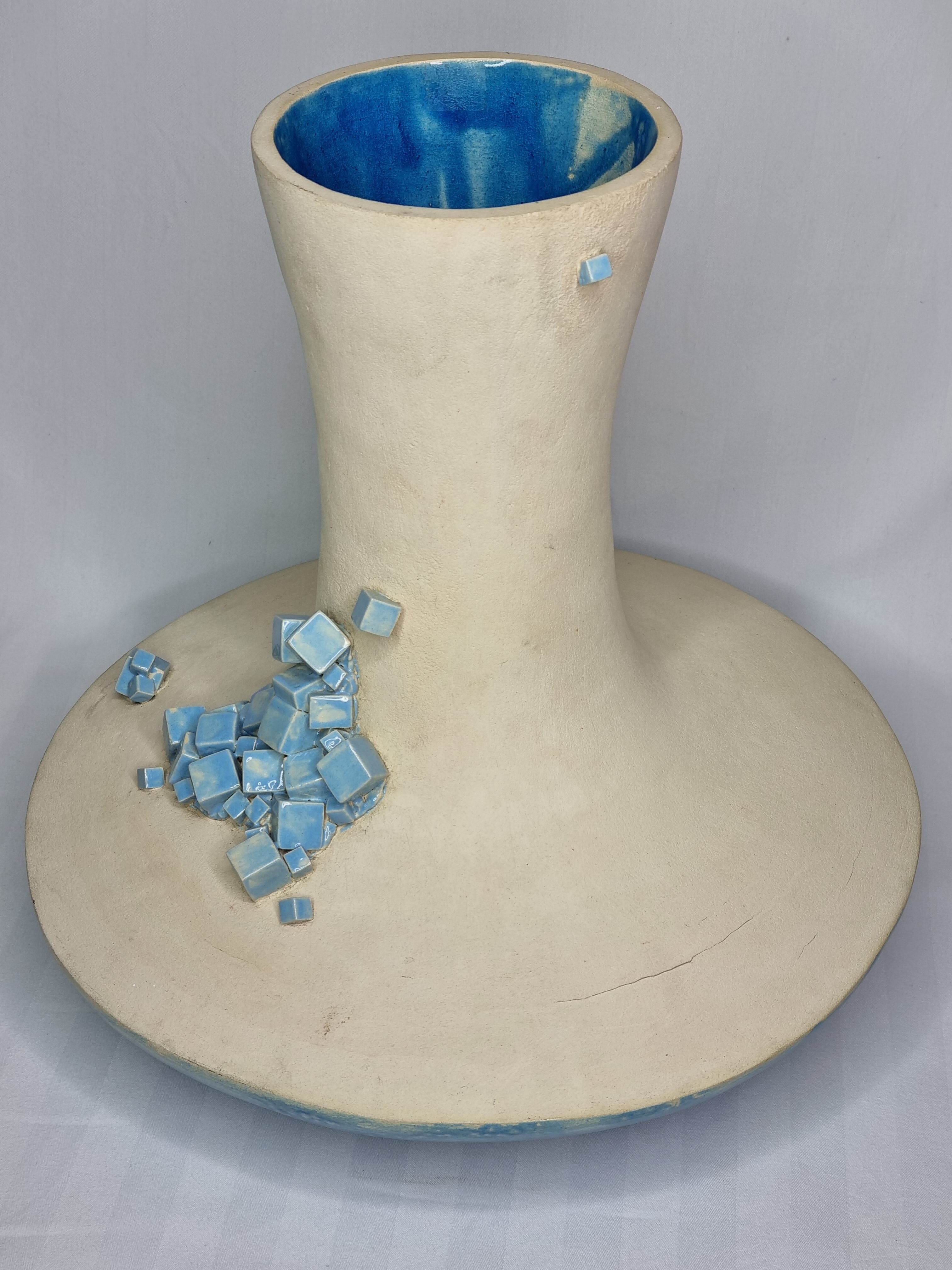 Design rocking vase in glazed ceramic with crystal decoration, 34 cm