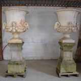 Paire de vases en fonte de style néo-classique,  époque 19ème