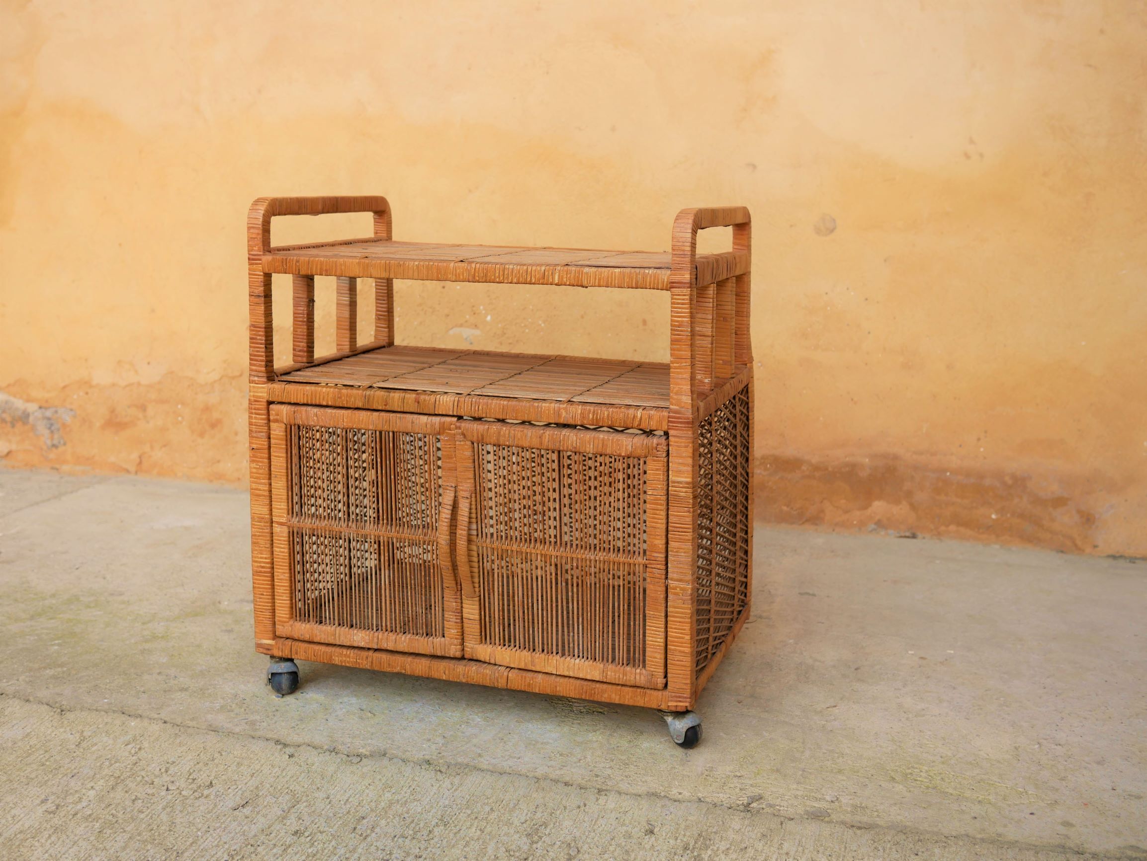 Meuble de rangement vintage en rotin