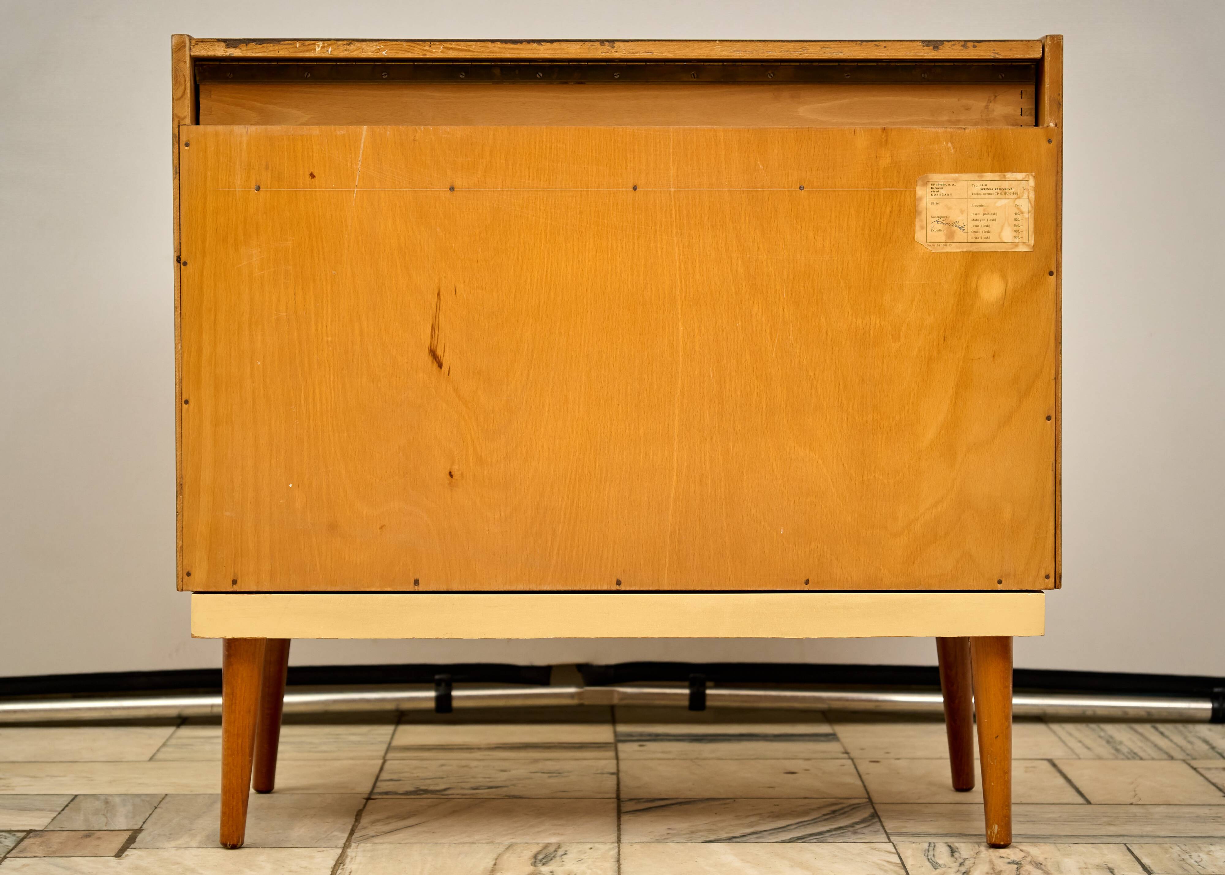 Commode vintage / Coiffeuse, années 1960 Tchécoslovaquie