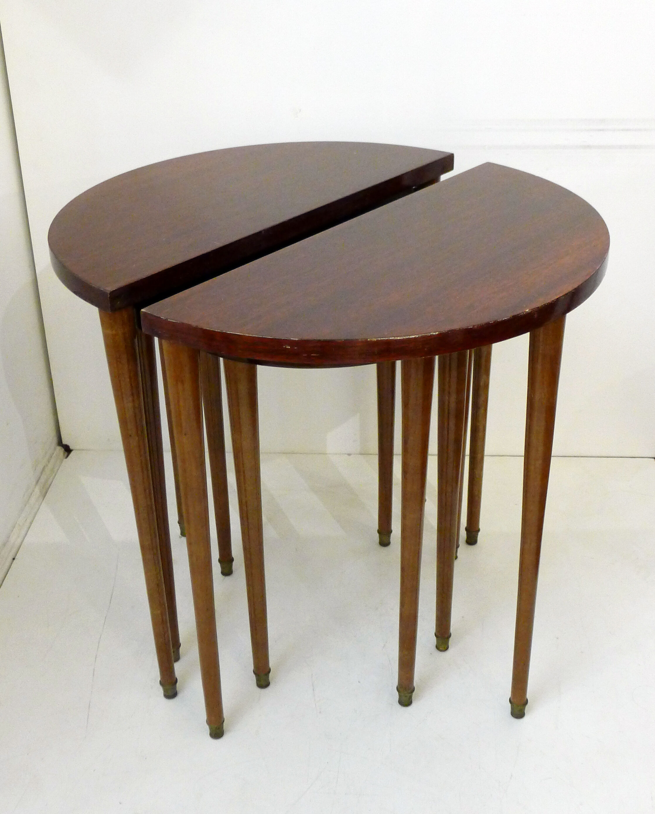 Set de 4 tables gigognes en bois