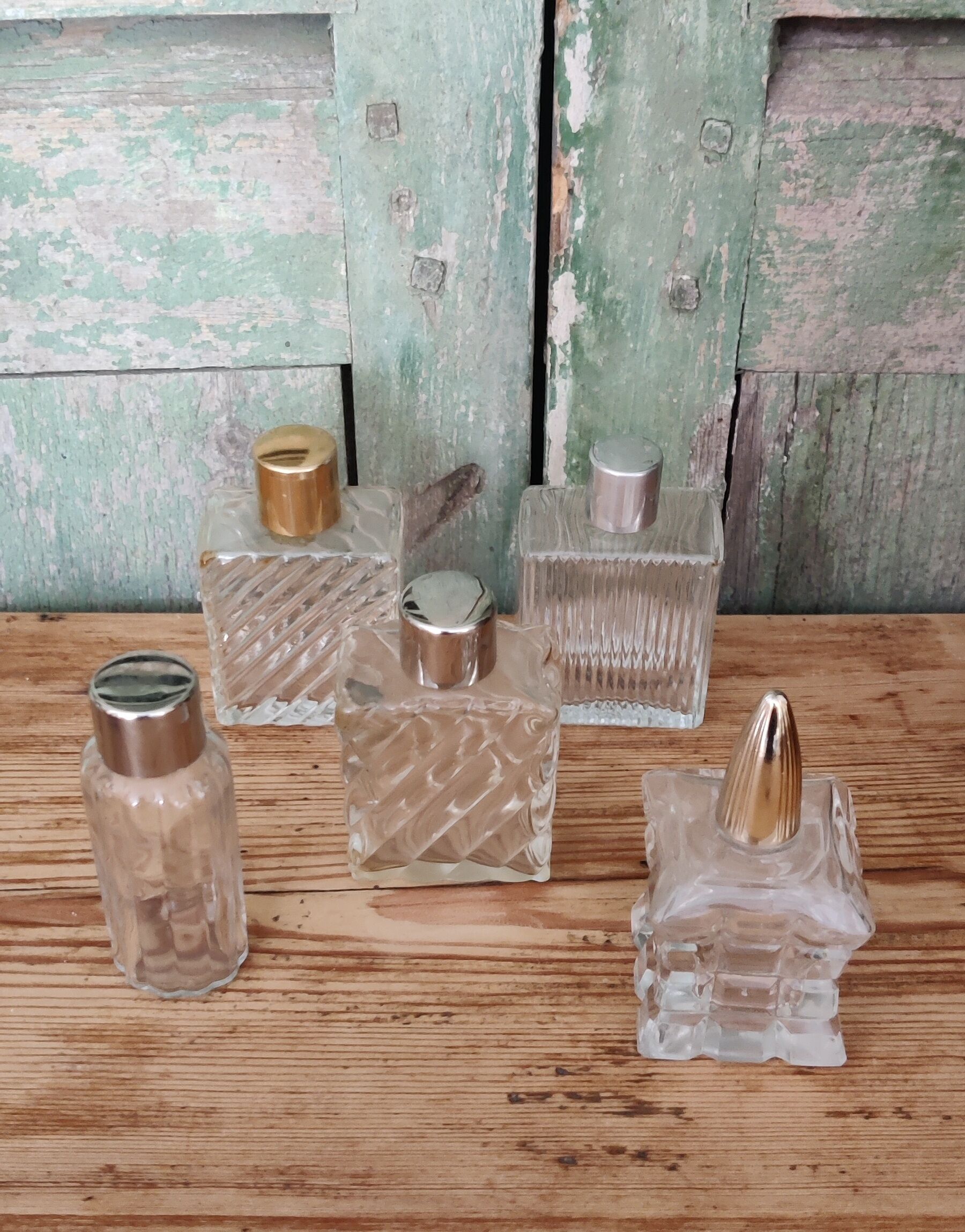 Lot de 5 flacons de toilette en verre