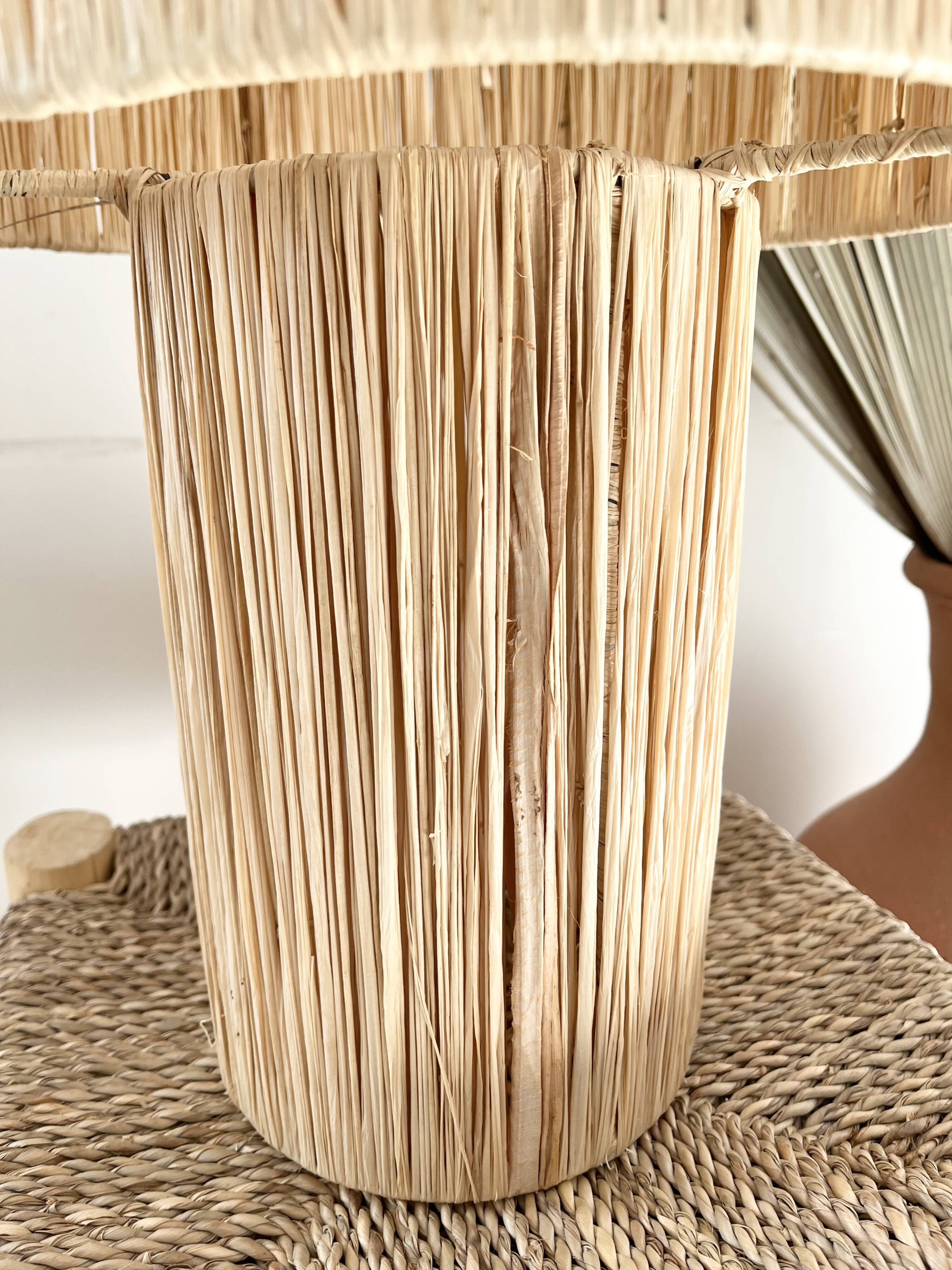 Raffia table lamp
