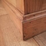 Art deco showcase counter in elm