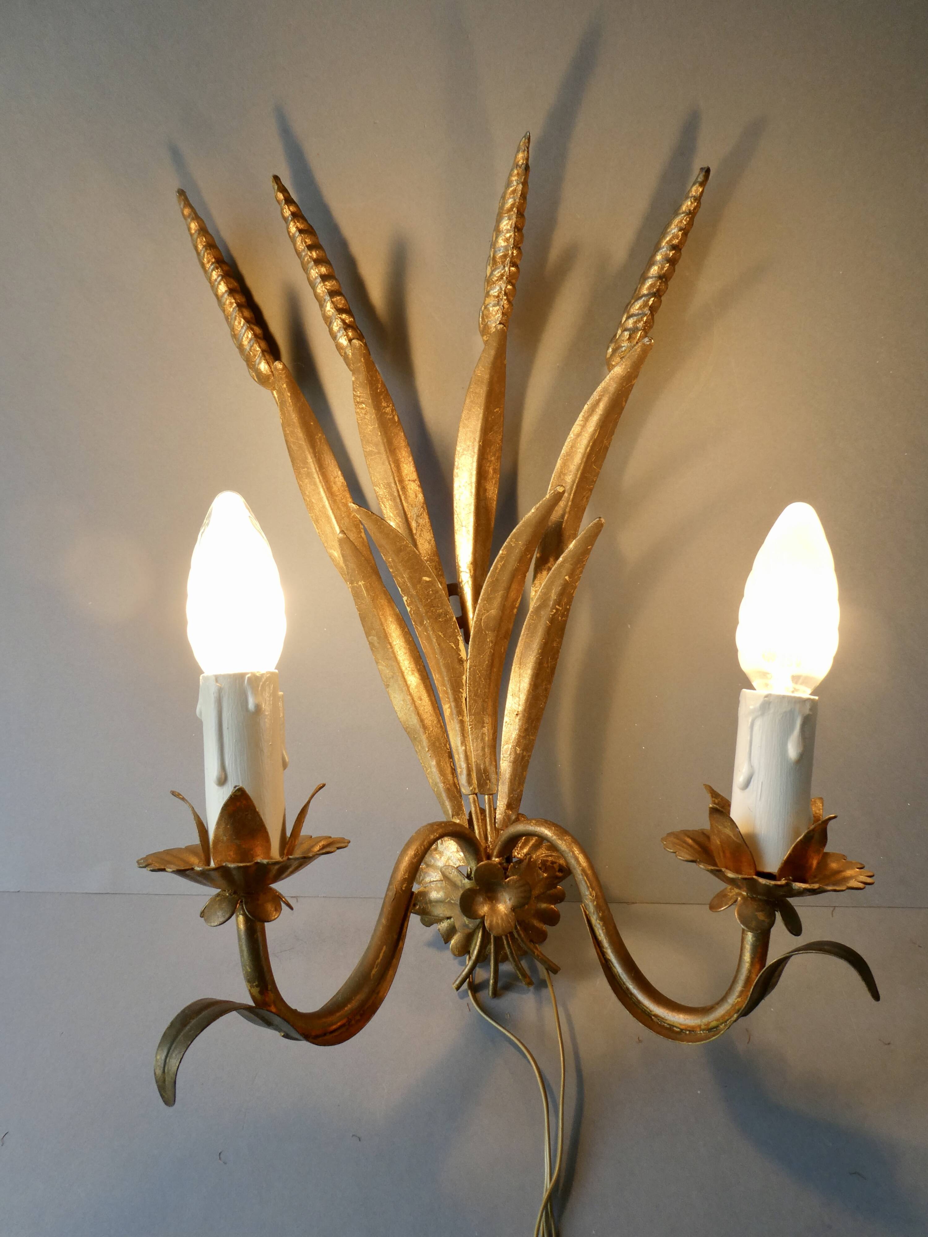 Pair of ear of wheat wall lights in gold metal, 1970s