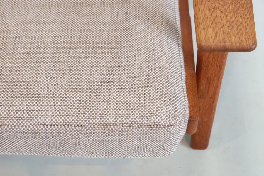 Oak Danish design sofa by Hans Wegner model GE290 for Getama