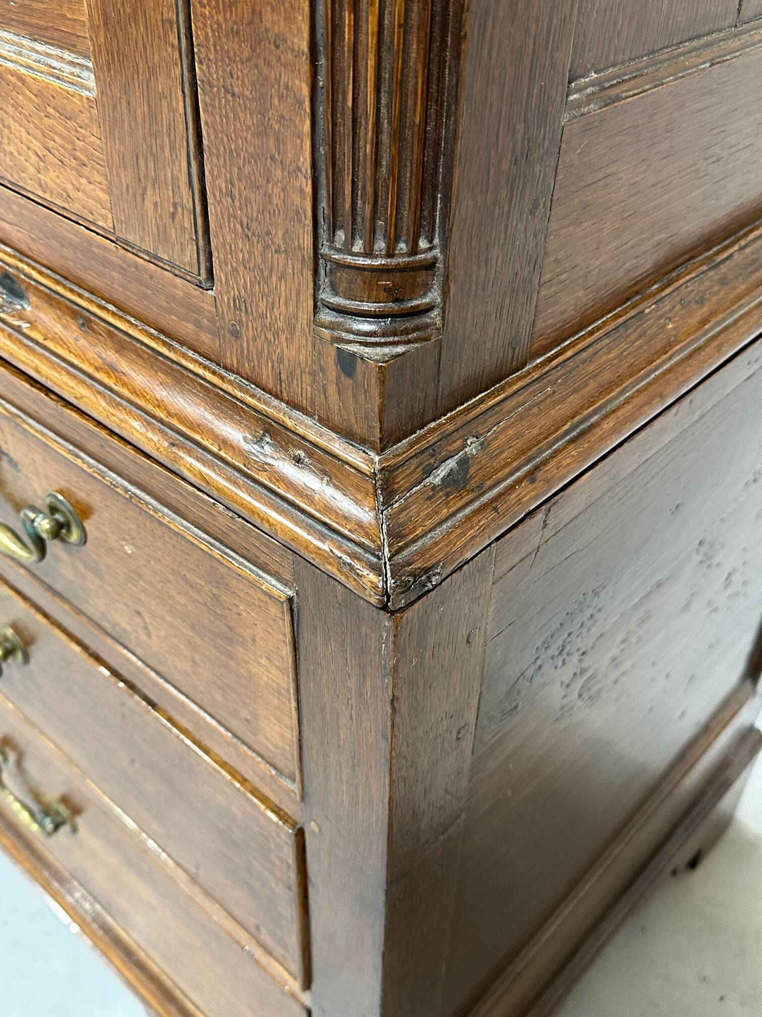 18th Century oak welsh cupboard