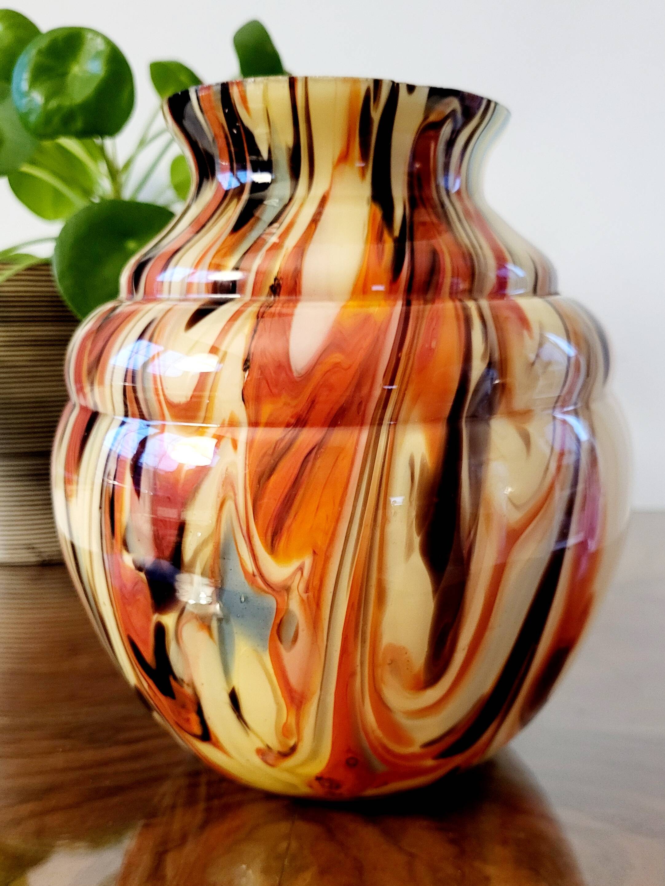 Art deco opaline glazen vaas, Verreries de Scailmont België