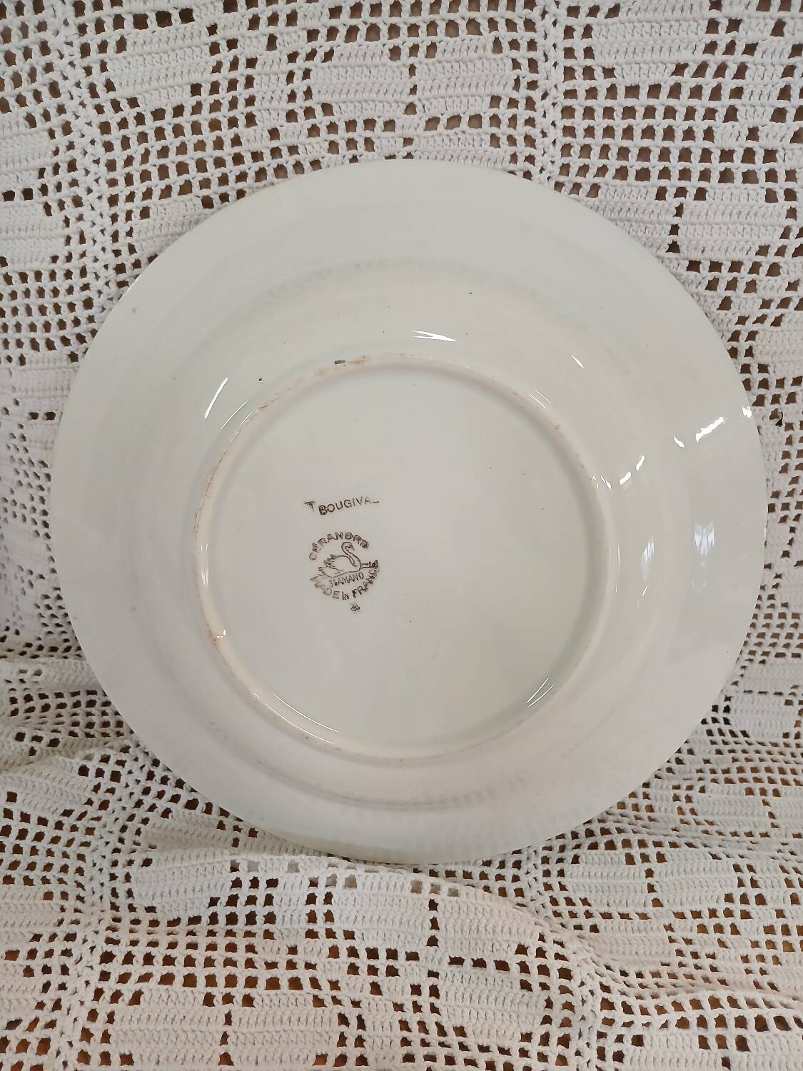 Old Saint Amand "Bougival" dish