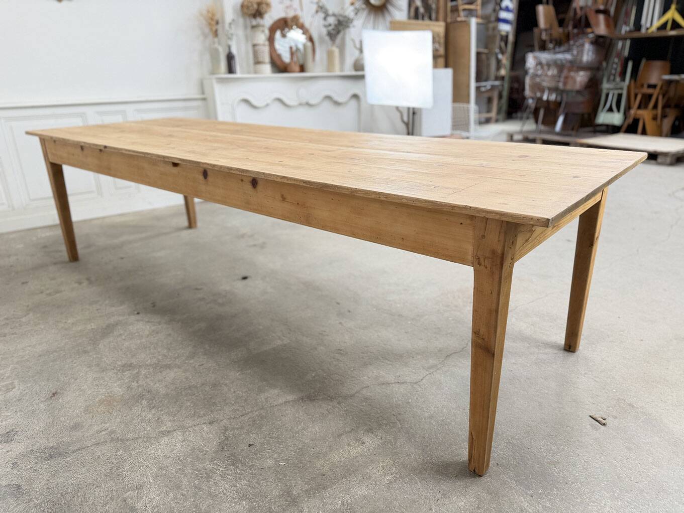 Large vintage table for 10 people.