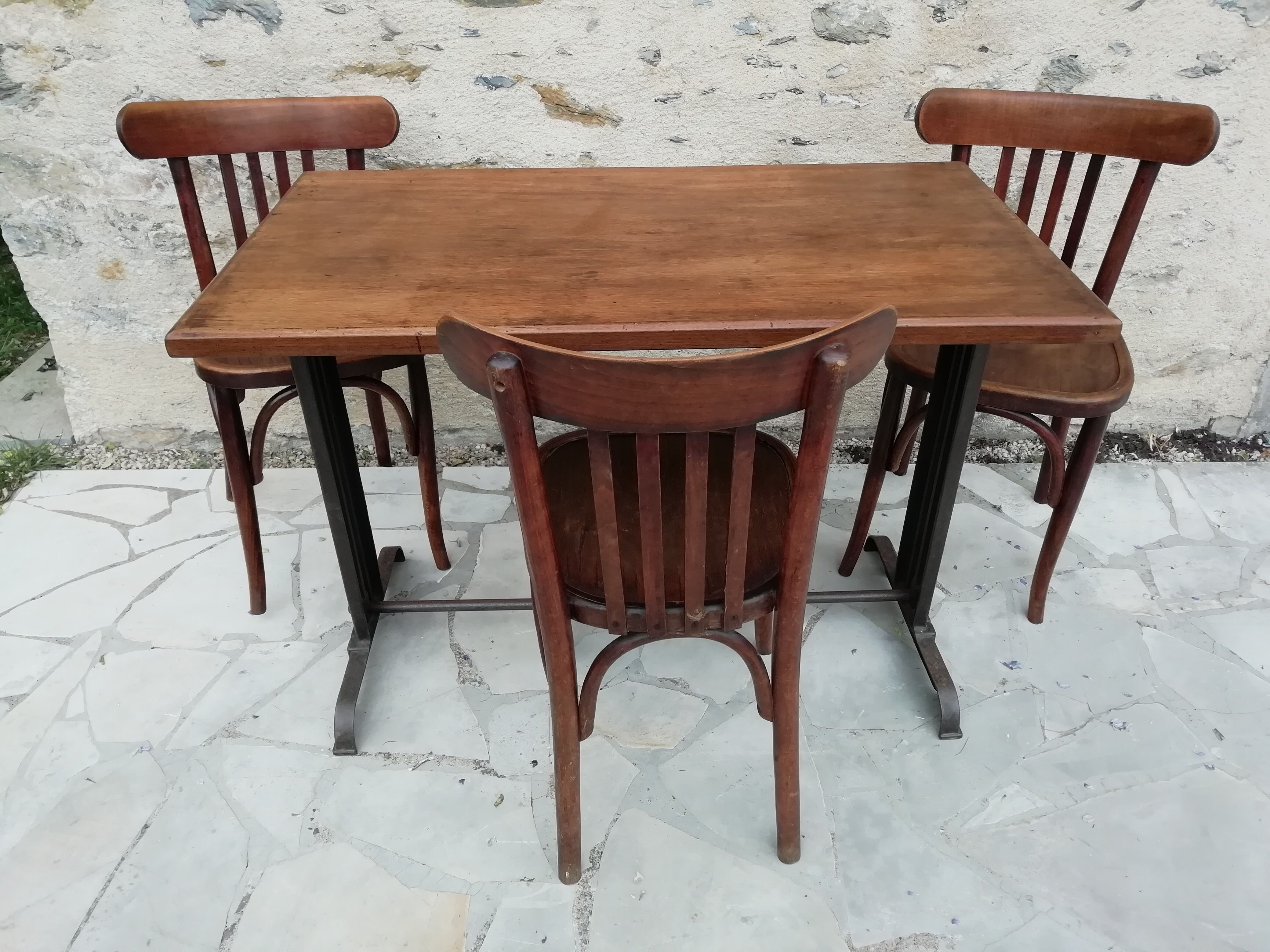 Fischel bistro table and 3 thonet chairs