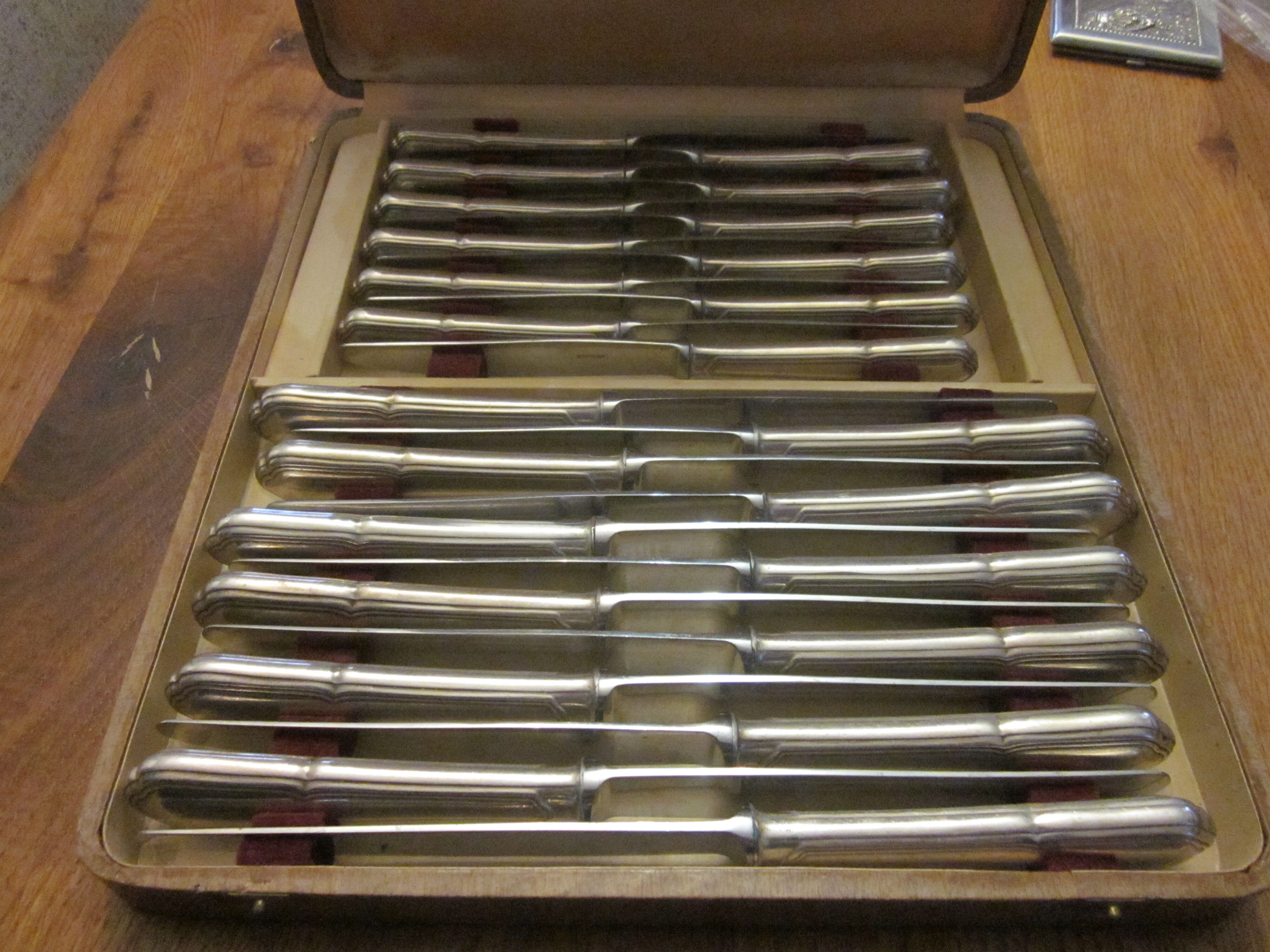 24 silver metal knives ercuis