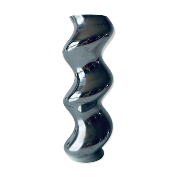 Twisted design candle holder