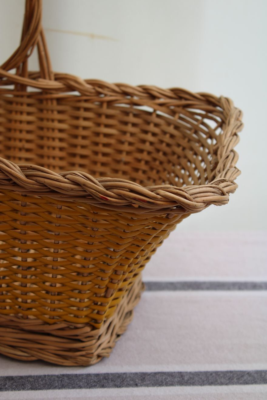 Wicker basket