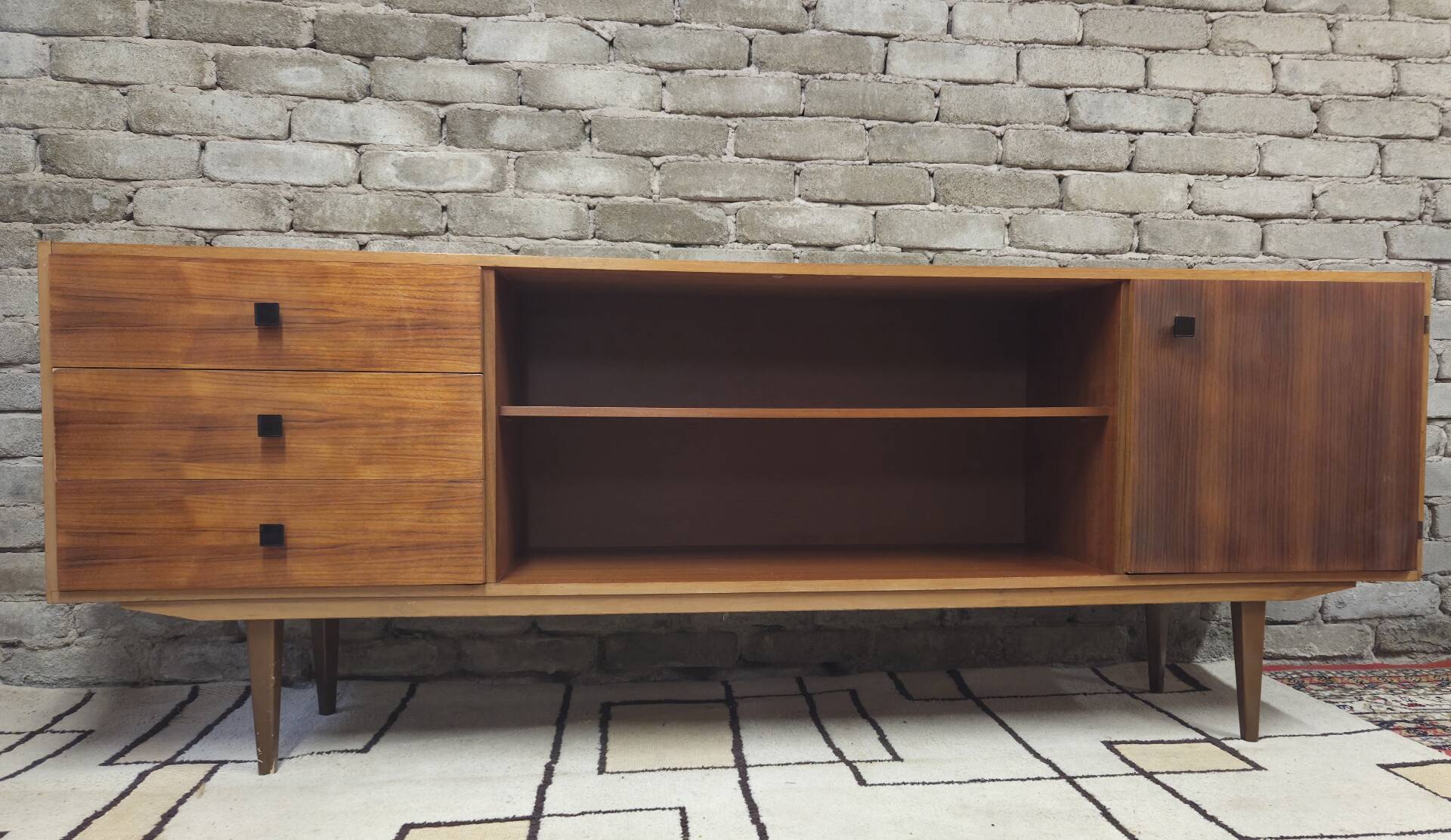 Large vintage sideboard from the 60s/70s – 3 drawers – modernist design